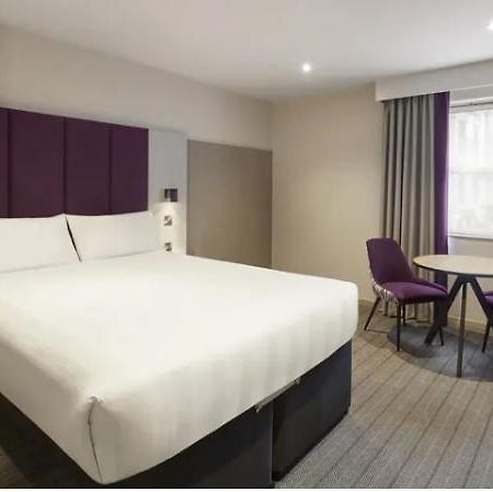 Modern En-Suite Near Croydon Town Centre And Metro Line Εξωτερικό φωτογραφία